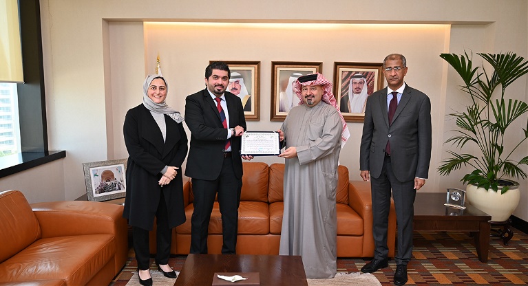 Auditor General of The National Audit Office (NAO) receives employee who has won third place in the ARABOSAI competition for research and studies about “Developing Audit work and achieving added value”