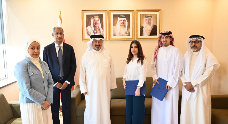 Auditor General congratulates employees Isa Bashook and Marwa Husain on obtaining their CIA certificate