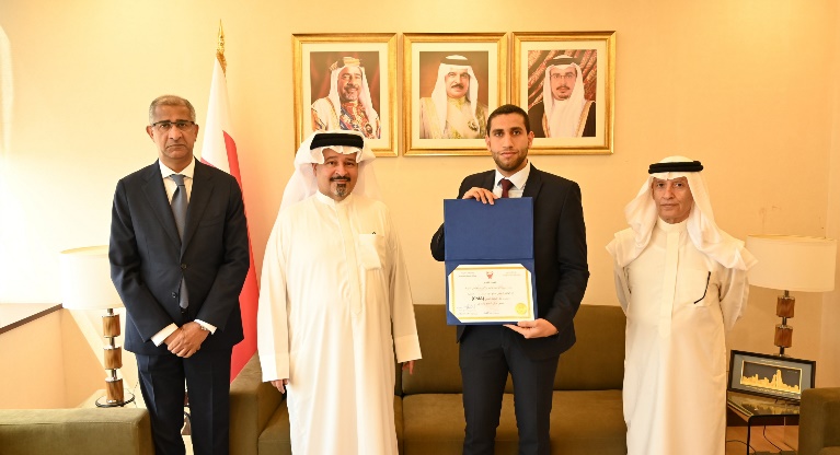 Auditor General congratulates Hasan Shehab on his CMA certification