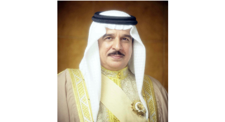 H.E. Shaikh Ahmed bin Mohammed congratulates His Majesty the King on McLaren’s victory in the Formula 1 Constructor’s Championship