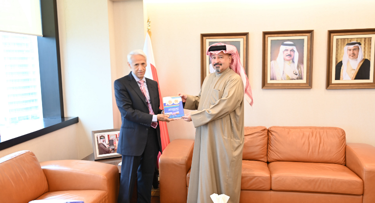 His Excellency Sheikh Ahmed bin Mohammed receives Saleh Hussein