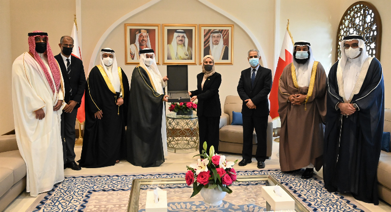 Speaker receives NAO's Annual Report