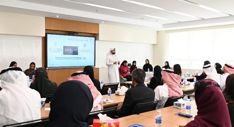ديوان الرقابة المالية والإدارية ينظم برنامجًا تدريبيًا حول الحقوق والمزايا التأمينية لموظفيها