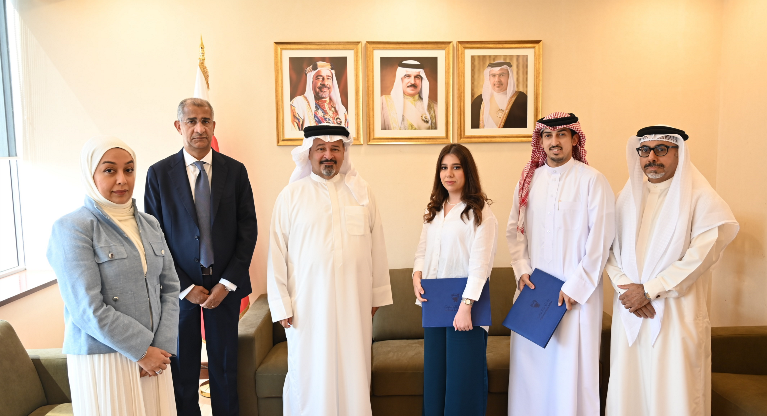 Auditor General congratulates employees Isa Bashook and Marwa Husain on obtaining their CIA certificate