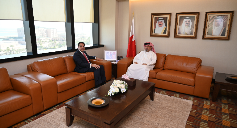 The National Audit Office Auditor-General receives Managing Director and Senior Country Officer of JP Morgan Bahrain